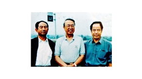 楊金泉、劉俊謙與聯(lián)合國副秘書長的合影